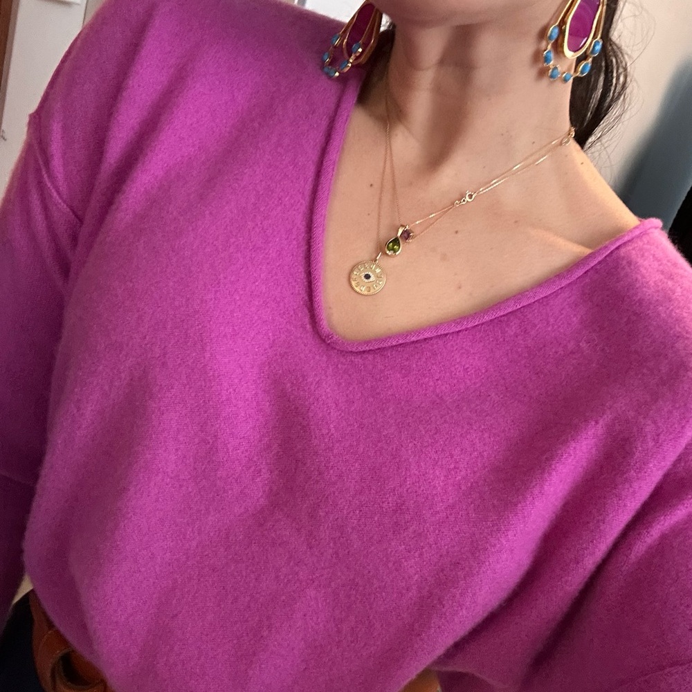 Women's V-Neck Cashmere Sweater - Magenta